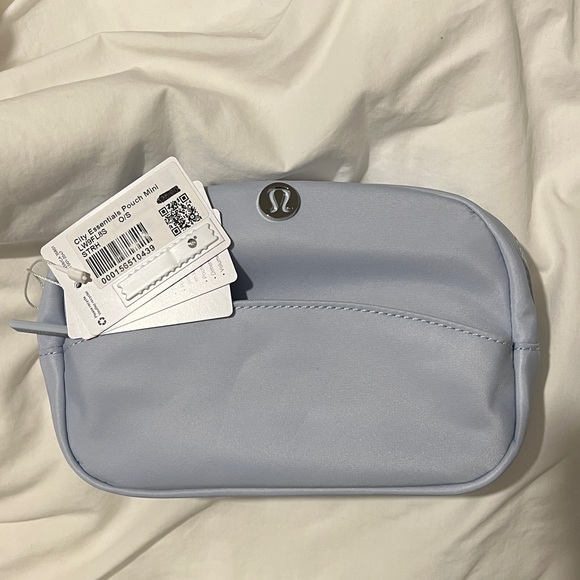 lululemon athletica Accessories - Lululemon city essentials pouch
